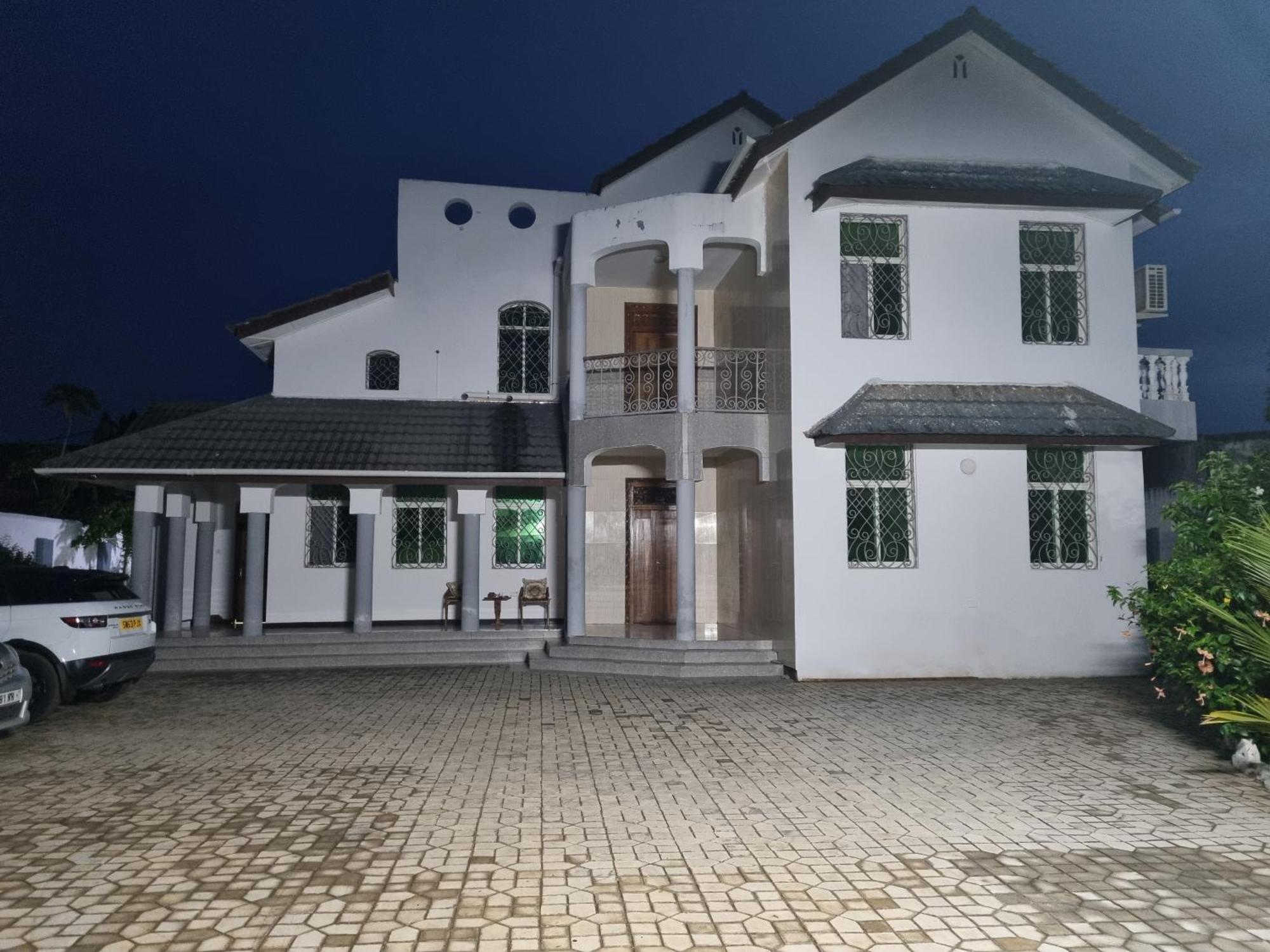 64 Zenj House Luxury Airport B&B Mbweni Exteriér fotografie