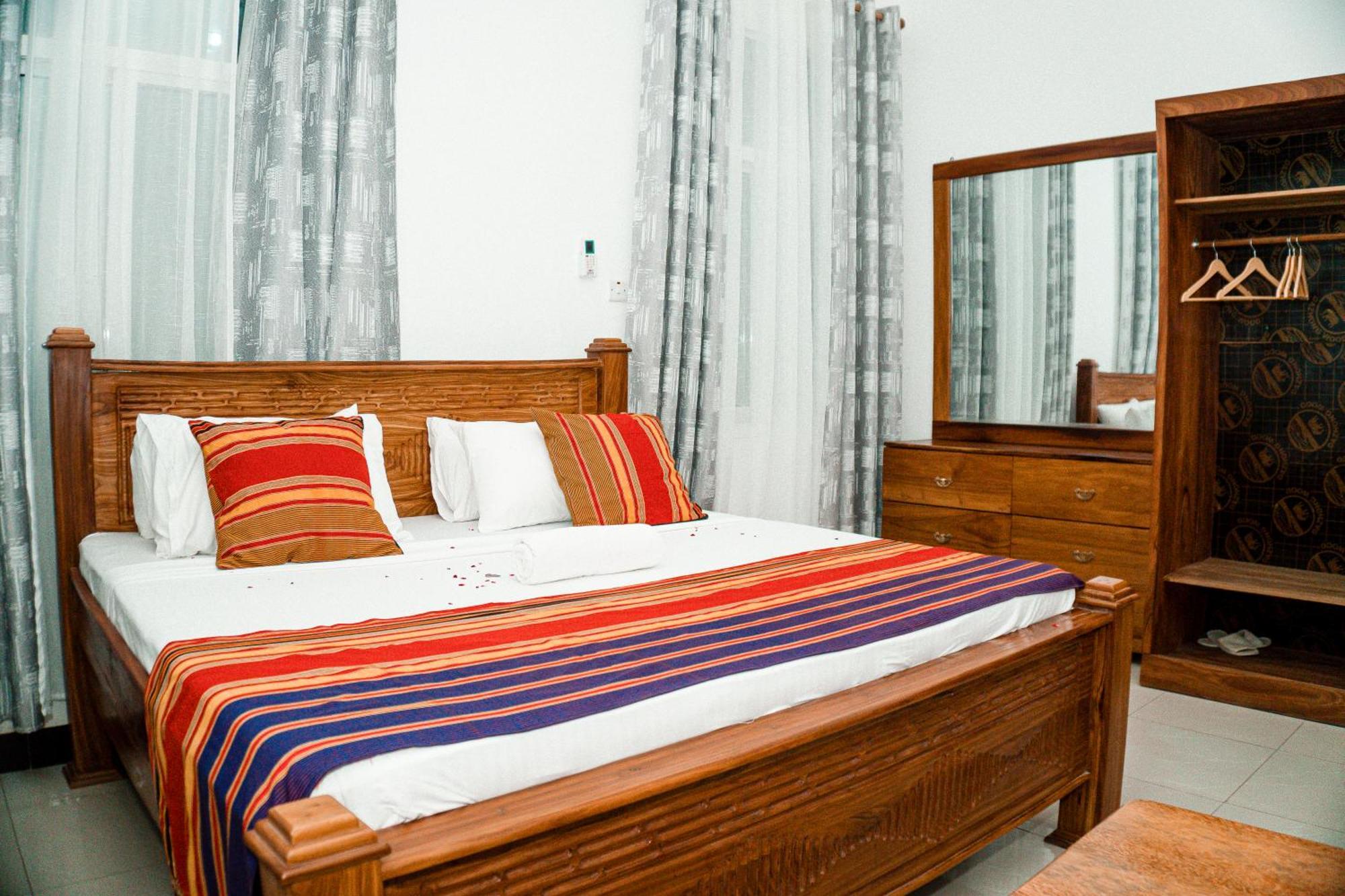64 Zenj House Luxury Airport B&B Mbweni Exteriér fotografie